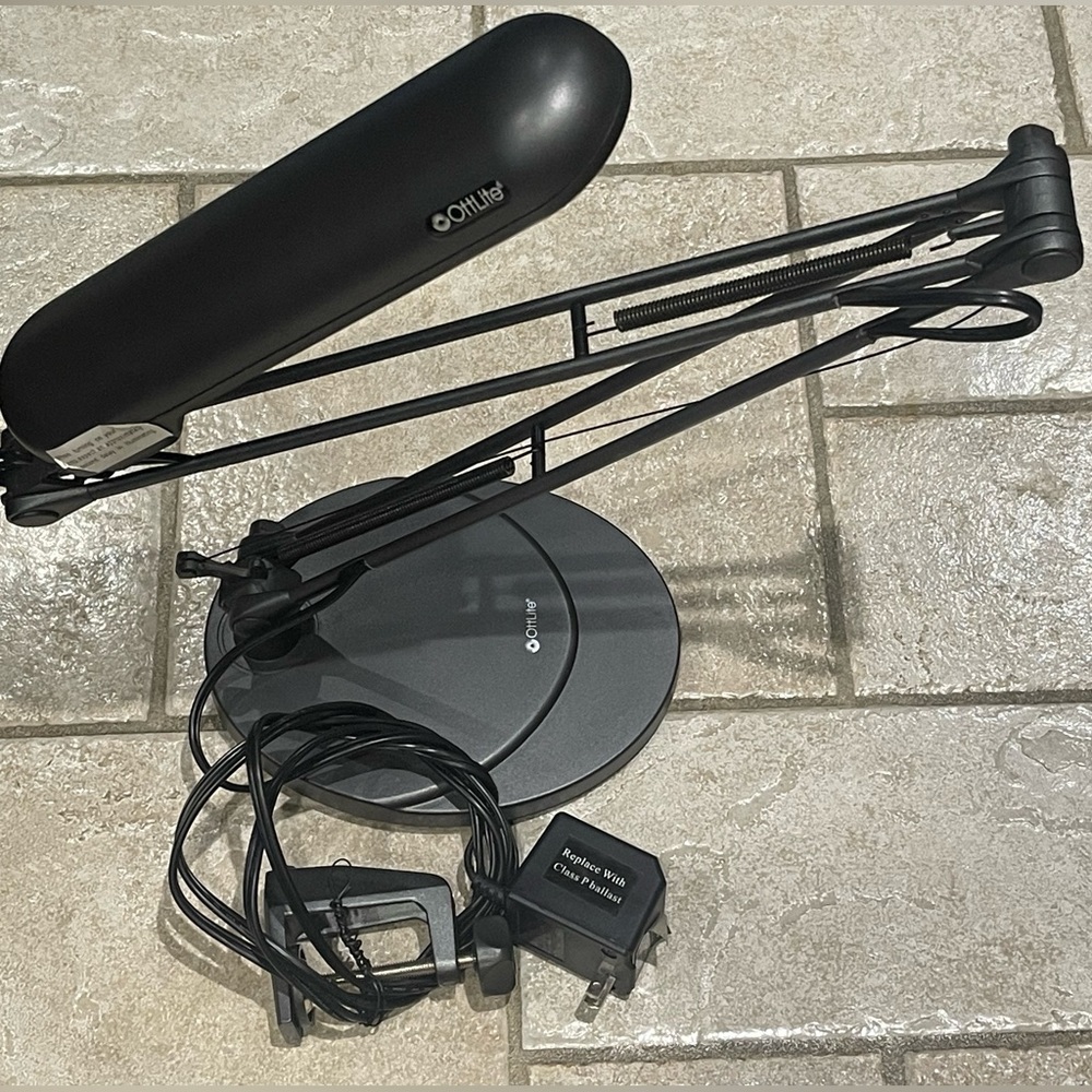 OttLite desktop/floor very bright used works great! Super for LowVision